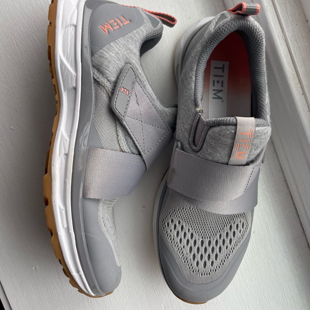 Tiem size 6 bicycle athletic shoe